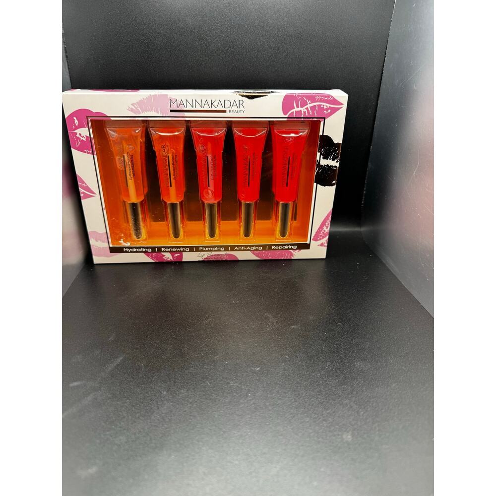 NWT Manna Kadar 5 Piece Lip Balm Set